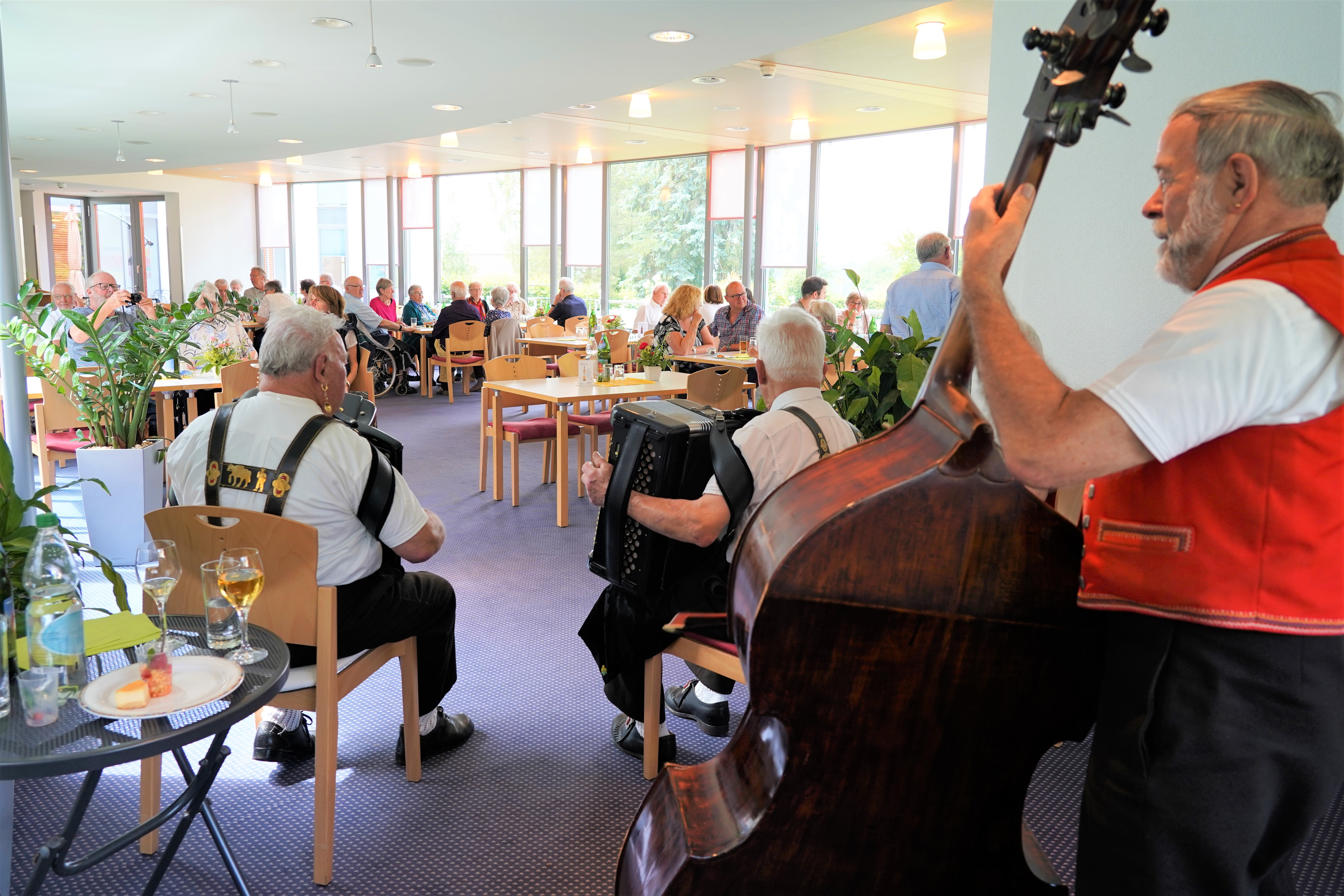 Unterhaltung im Café Rondo